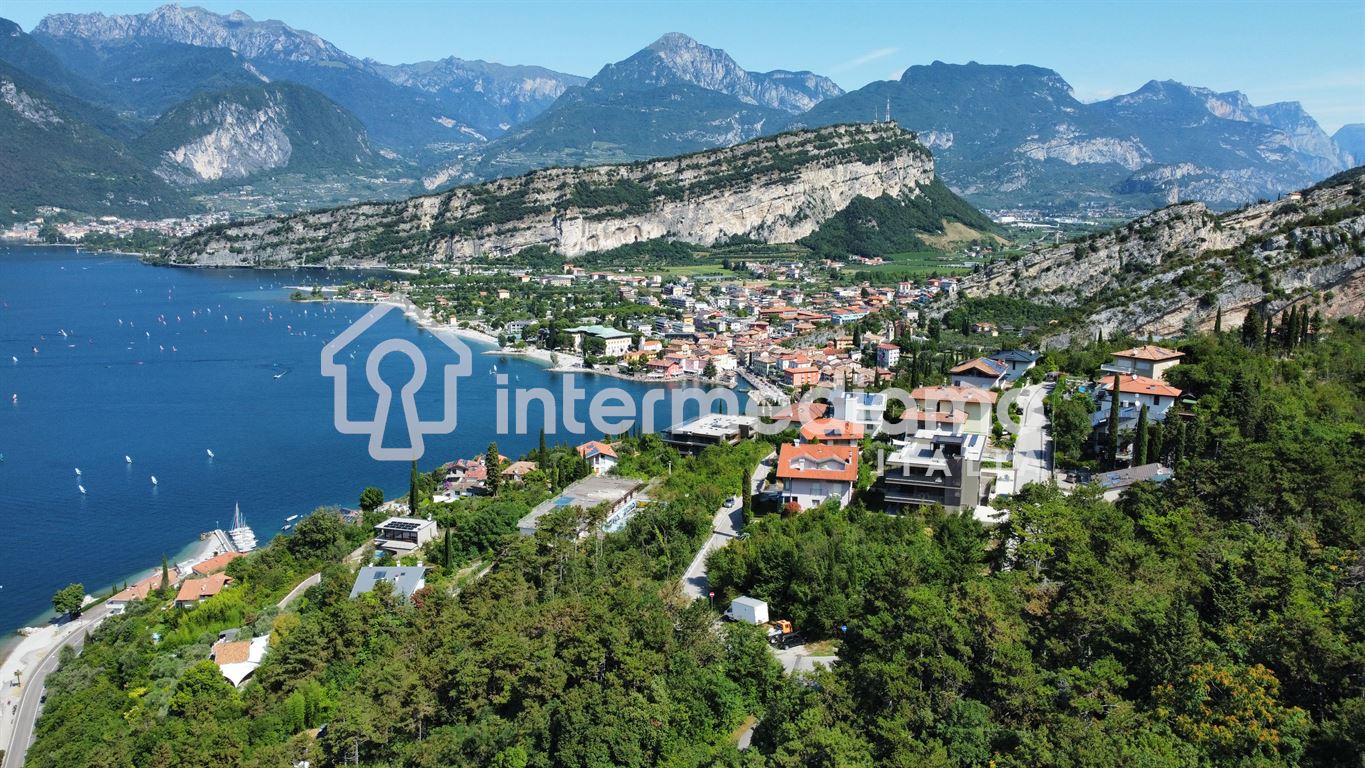 RESIDENZA MEDITERRANEA - ULTIMO TRILOCALE CON GIARDINO ESCLUSIVO! - Appartamento Residenziale Nago-Torbole